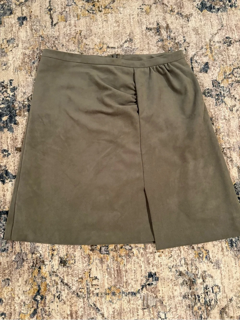 Anthropologie 'Montie' Velvet Skirt in Olive/Green Size 8 EUC Womens